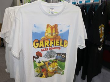 Shfaqja e Bardhë e T-shirt